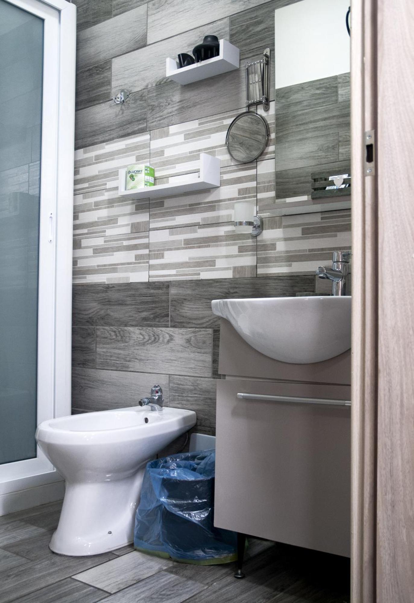 Family Room Private Bathroom