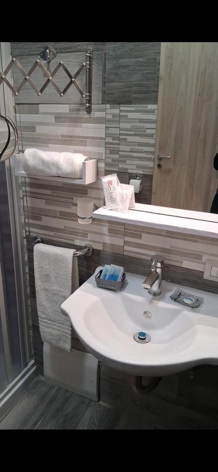 Family Room Private Bathroom
